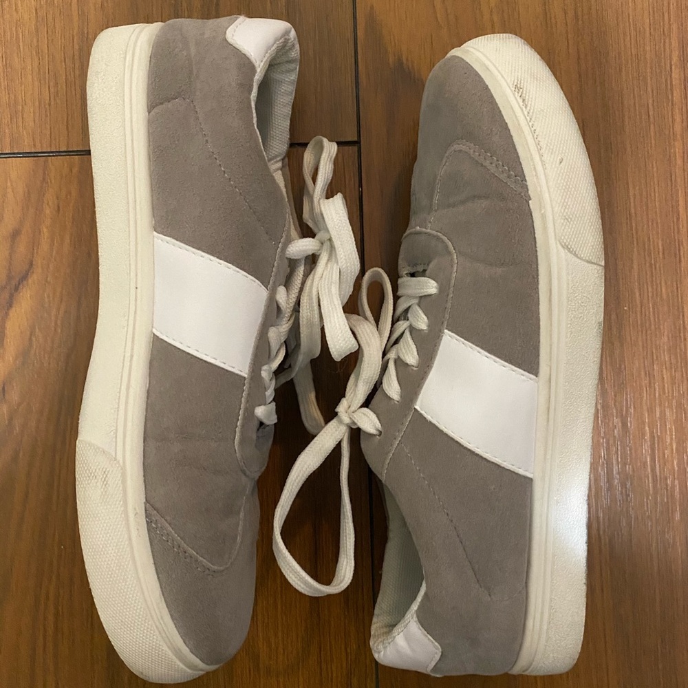 Shoes - Picture 4 of 5